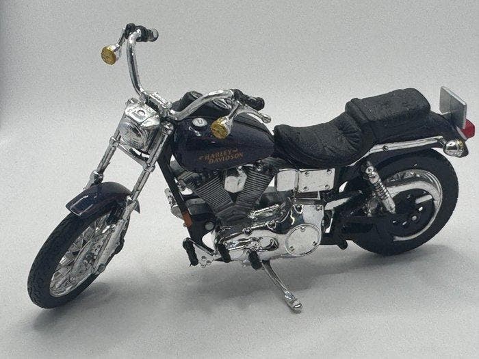 Maisto 1:18 - Model motorfiets (5) - Harley Davidson et, Hobby en Vrije tijd, Modelauto's | 1:5 tot 1:12