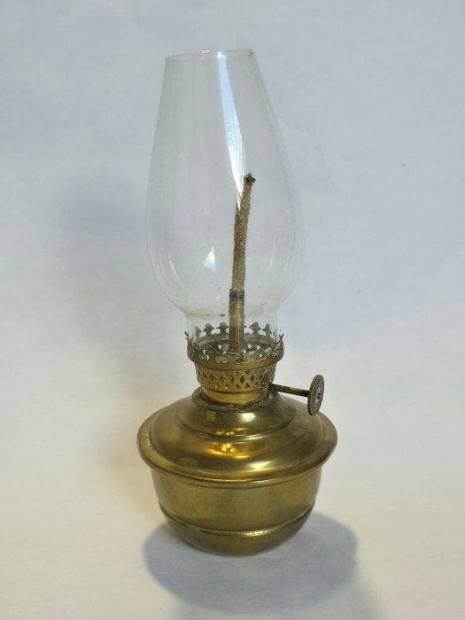 Petroleumlamp - Messing, Glas - Decoratieve olielamp, Antiek en Kunst, Curiosa en Brocante