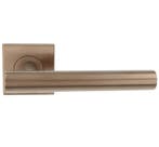 Deurklink Kyra op geveerd rozet PVD licht brons, Nieuw, Overige materialen, Klink of Kruk