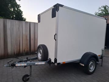 Humbaur gesloten aanhangwagen 750kg geremd, Zo goed als nieuw