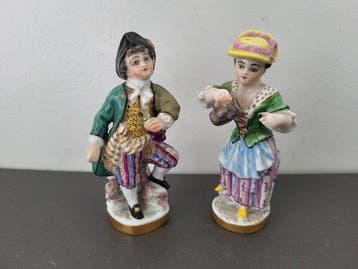 Aelteste Volkstedter - Beeldje - couple (4) - Porselein