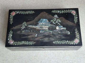 Ancien écritoire japonais de Nagasaki, coffret lacqué avec, Antiquités & Art