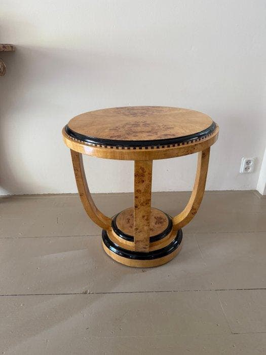Bijzettafel - Wortelnotenhout, Antiek en Kunst, Curiosa en Brocante