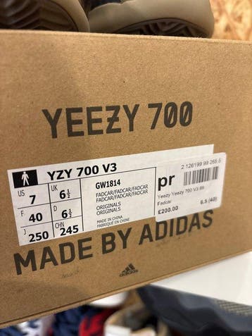 Adidas - YZY 700 V3 - Sneakers - Taille : EU 40 - Neuf avec, Nieuw