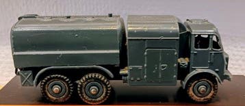 Dinky Toys 1:76 - Modelauto - Military tanker truck - Nr.