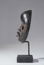 Een houten masker - Dan - Ivoorkust (Zonder minimumprijs)