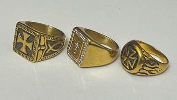 3 religieuze katholieke ringen met het Maltese kruis en