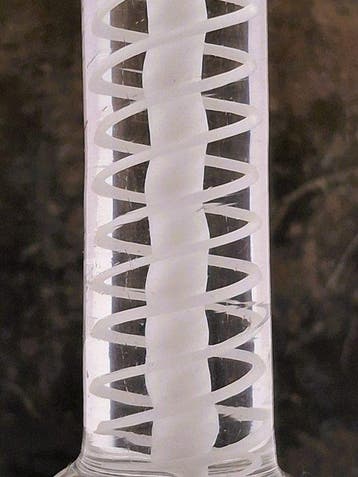 Wijnglas - Dichte kabel(!) met paar dikke draden - Loodglas