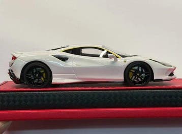 JDL 1:43 - Voiture miniature - Ferrari F8 Tributo, Nieuw