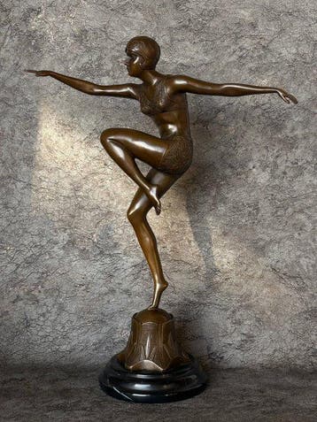 Beeld, Exclusief bronzen sculptuur genaamd: “Con Brio” 45 cm