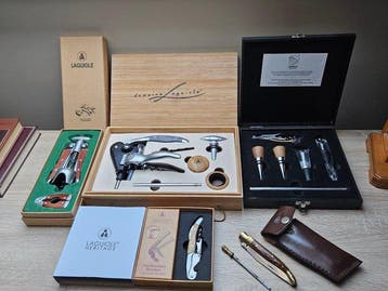 Laguiole Sommelier accessories, 5 sets - Wijnaccessoire -, Verzamelen, Nieuw