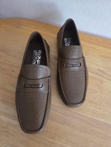 Salvatore Ferragamo - Mocassins - Maat: EU 41.5 - Nieuw in