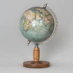 Globe Mang’s Nieuwe Erd-Globus, Prof. Dr. Stricker,