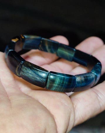 Prachtige blauwe tijgeroog armband in geschenkdoos. Gratis