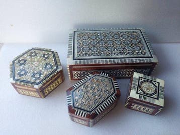 Hobbydoos (4) - Hout, parelmoer, Antiek en Kunst