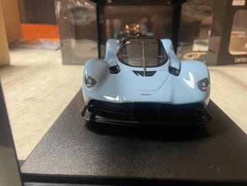 GT Spirit 1:18 - Modelauto - Aston Martin Valkyrie, Nieuw