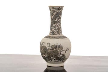 Vase - biscuit - Chine - Au début du XXe siècle