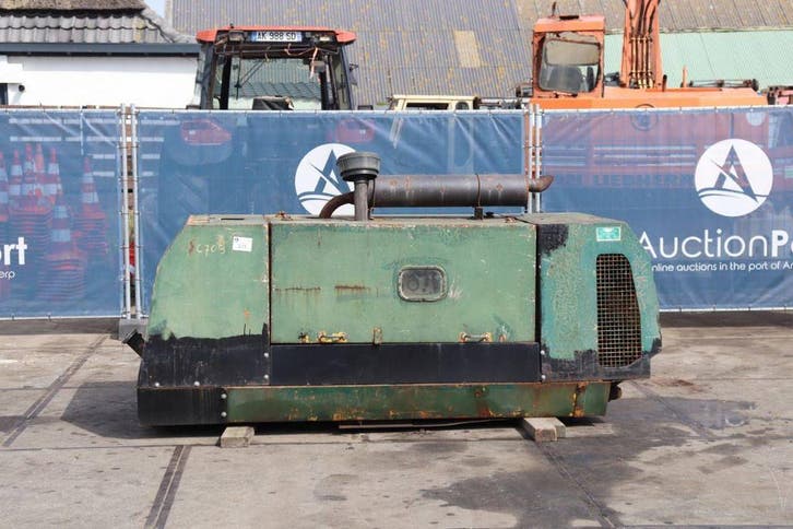 Veiling: Lucht Compressor Diesel Perkins 6-cilinder A6.354, Zakelijke goederen, Machines en Bouw | Aggregaten, Ophalen