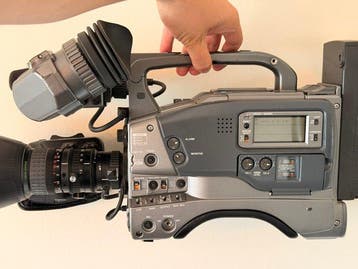 JVC GY-DV5000E – Untested – Broadcast MiniDV Camera +