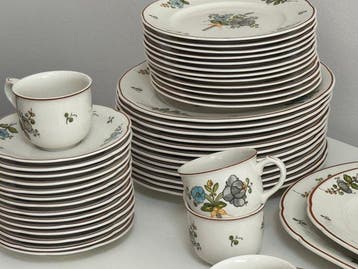 Villeroy & Boch - Service de table pour 12 personnes (82) -