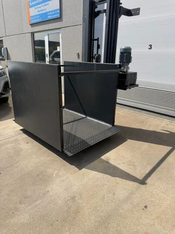 Goederenlift of motolift, Nieuw, Bouwlift