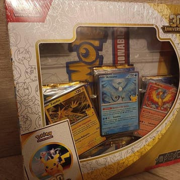 1 Box - 30th Celebration Anniversario con Poster, Nieuw