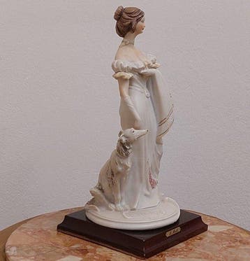 Beeldje - B. Merli Elegant Lady with Dog Statue -
