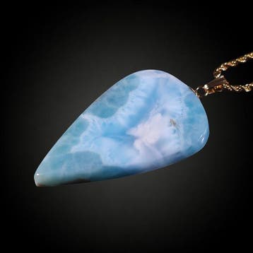 Geen minimumprijs – 50,3 ct Larimar met blauw-wit patroon