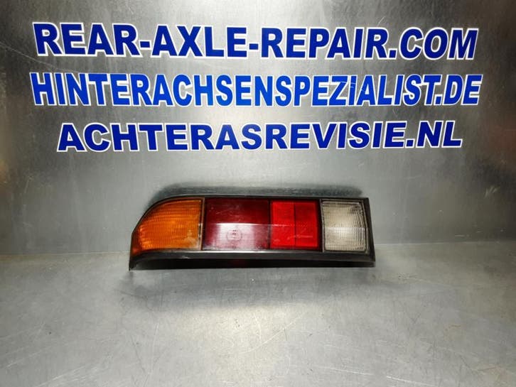 Achterlicht links Opel Manta B met zwarte rand, merk Hella., Autos : Pièces & Accessoires, Carrosserie & Tôlerie, Envoi