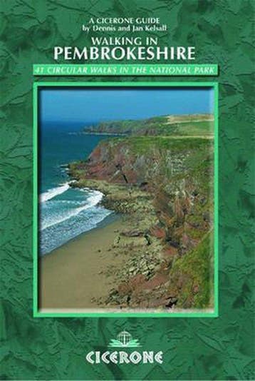 Walking in Pembrokeshire / Cicerone guides 9781852844318, Verzenden, Gelezen, Dennis Kelsall