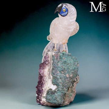 Ara en quartz clair finement sculpté Exquisément sculpté sur