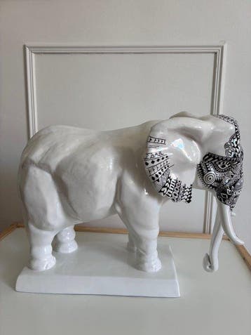 Statue, BOSS x MEISSEN – Big Five Elephant Display – Rare