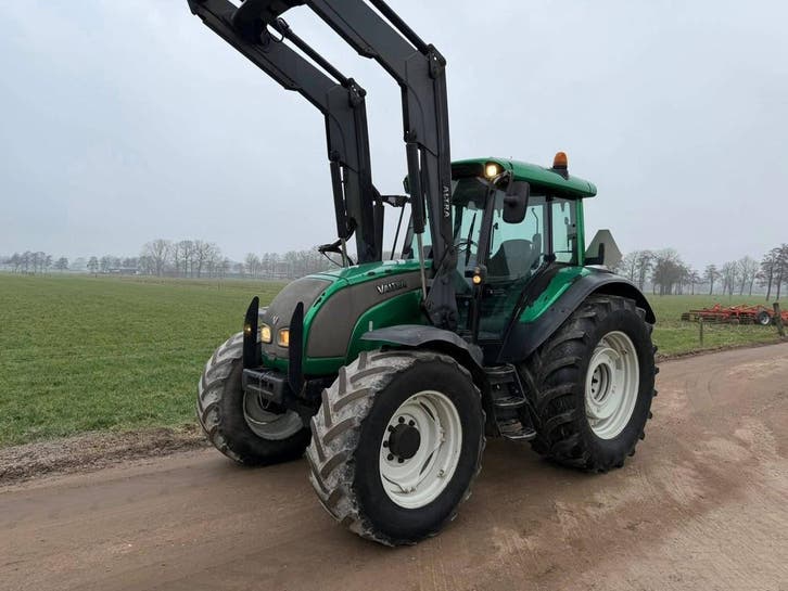 Veiling: Tractor Valtra C110 Diesel 2005 met Voorlader, Zakelijke goederen, Landbouw | Tractoren, Ophalen