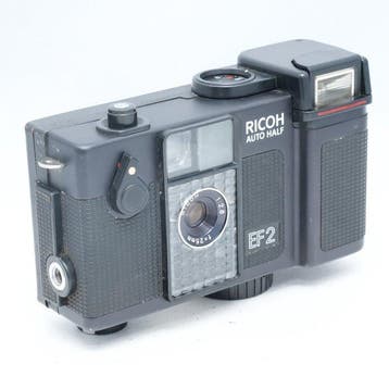 Ricoh Auto Half EF2 | Appareil photo argentique
