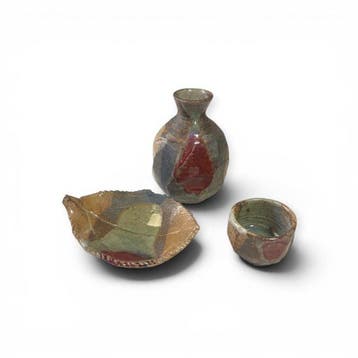 Asakura Soshou – Tokkuri, Guinomi en bladvormige schotel: