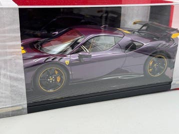 BBR 1:12 - Modelauto - Ferrari SF90XX Stradale Viola HK