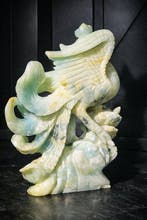 Amazoniet Haan Beeldhouwwerk met Bloem – Handuitgehouwen