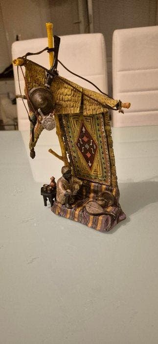 sculptuur, Orientalistischer Musiker unter Zeltdach - 25 cm
