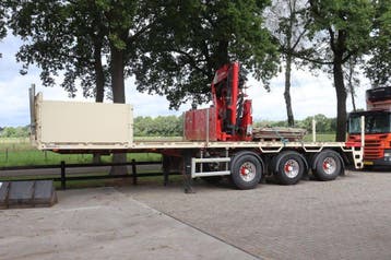 Veiling: Platte Oplegger Floor 48000kg 2007 met laadkraan