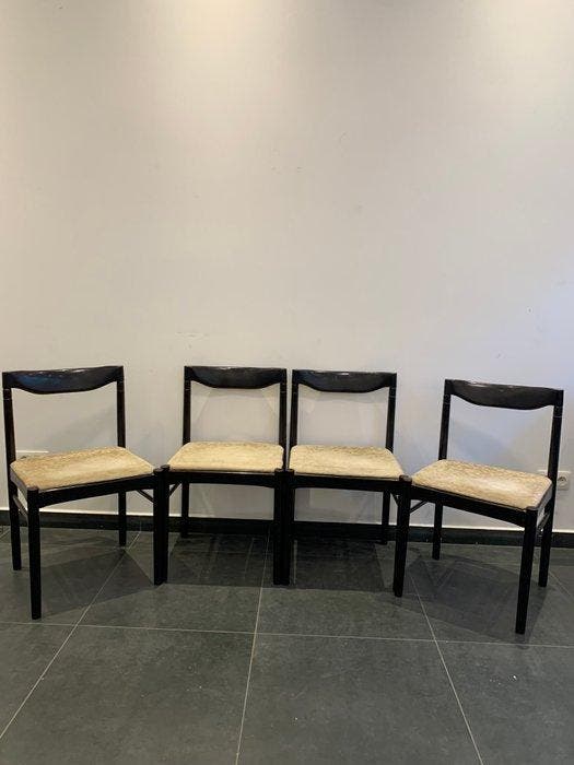 Stoel - Silkwood - Set van vier vintage stoelen., Antiek en Kunst, Kunst | Designobjecten