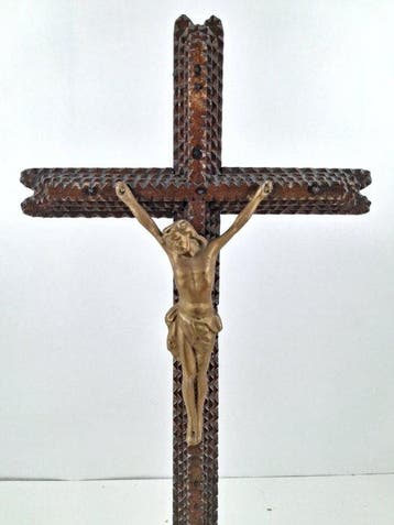 Kruis - Hout, Legering - 1960-1970 - Tramp Art kruisbeeld -