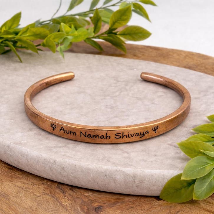 Koperen glad gepolijste klemarmband met Aum Namah Shivaya, Sport en Fitness, Gezondheidsproducten en Wellness, Ophalen of Verzenden