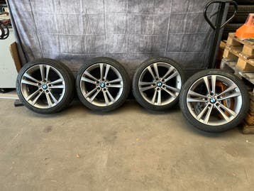 BMW Wielset 18 inch Styling 397 225/45R18 95V, Auto-onderdelen, Banden en Velgen, 18 inch, Gebruikt, Banden en Velgen, Winterbanden