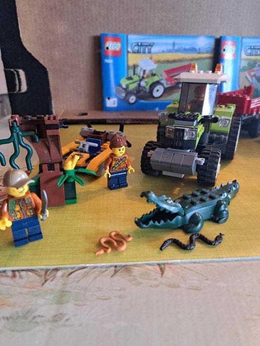 Lego Set - City - City Tractor and Farm + jungle, Enfants & Bébés, Jouets | Duplo & Lego
