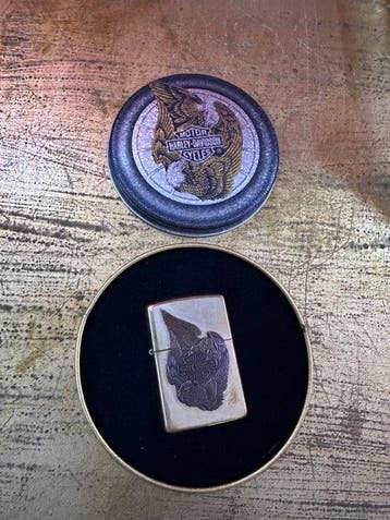 Zippo - Aansteker - IJzer (gegoten/gesmeed)