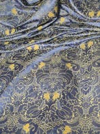 San leucio damascato blu brillante e oro con parti in