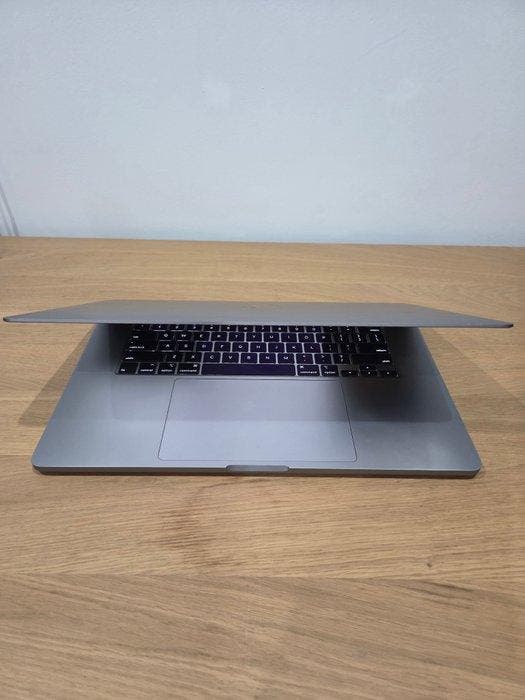 Apple MacBook Pro 16 (2019) | i7 6-Core | 16GB RAM | 512GB, Games en Spelcomputers, Spelcomputers | Overige Accessoires