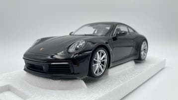 Minichamps 1:18 - Modelauto - Porsche 911 Carrera 4S -, Nieuw