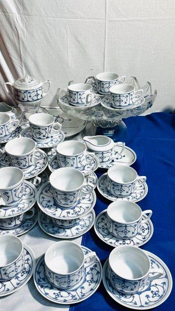 Jäger Eisenberg - Tafelservies (27) - Porselein, Antiek en Kunst