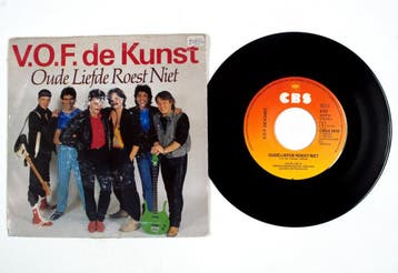 V.O.F. De Kunst – Oude Liefde Roest Niet / 17 Hoog, Cd's en Dvd's, Verzenden, Nieuw in verpakking